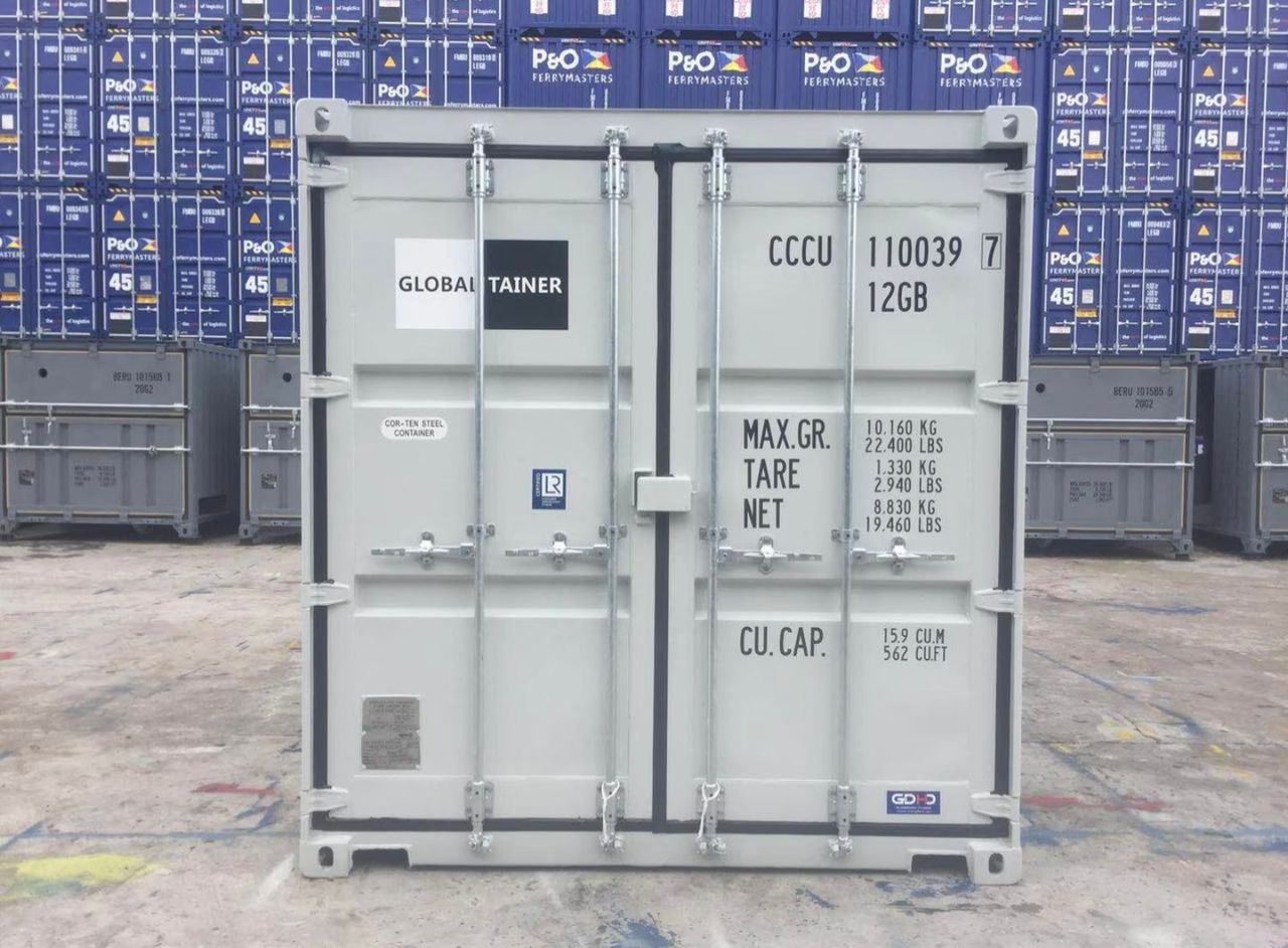 10-Foot Dry Container – Like New – Ideal for Secure Storage