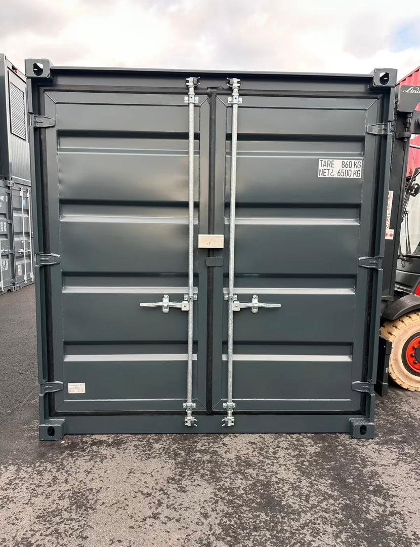 Standard 10-Foot Container – Like New – Ideal for Secure Storage
